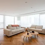 Dunvegan - City Centre Luxurious Apartment For 5